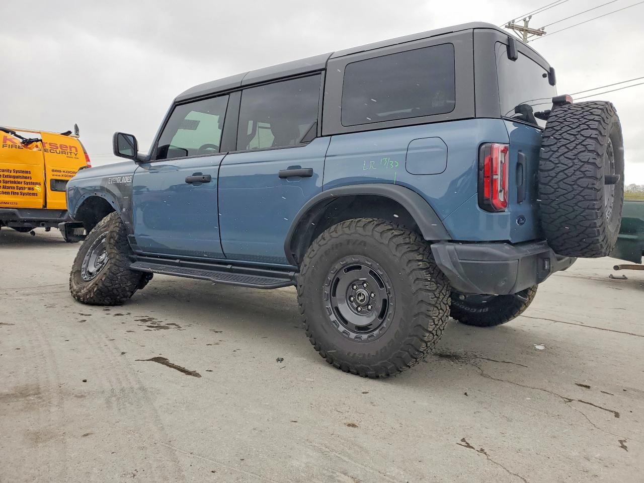 2023 FORD BRONCO BASE photo 3
