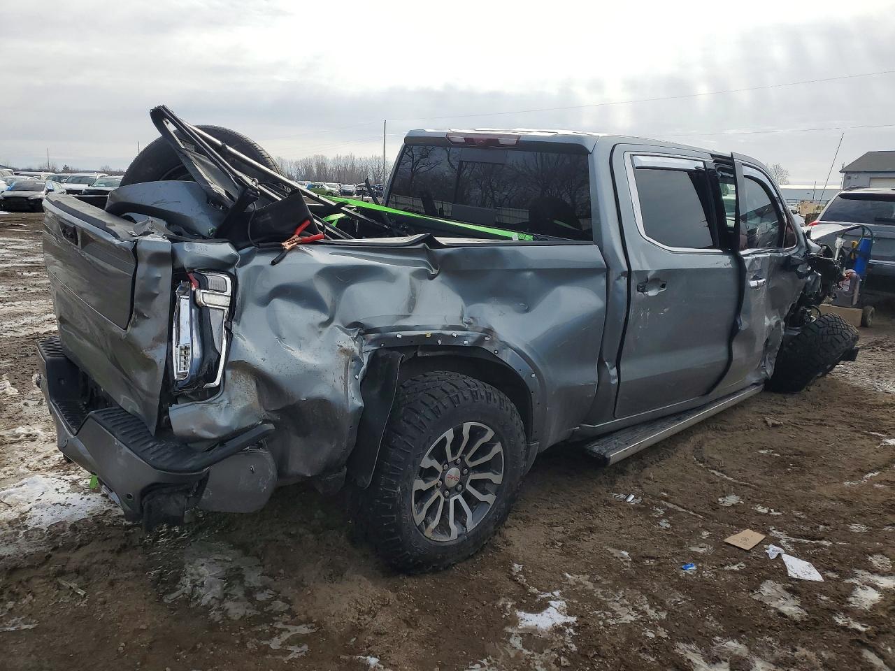 2025 GMC SIERRA K1500 DENALI photo 3