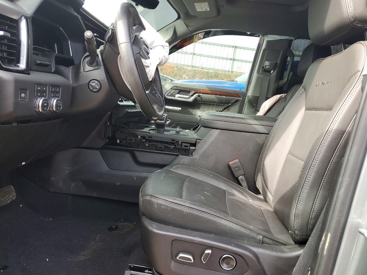 2025 GMC SIERRA K1500 DENALI photo 7