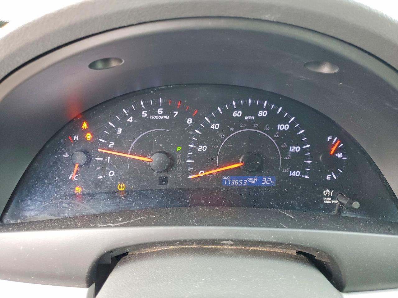 2010 TOYOTA CAMRY LE photo 9