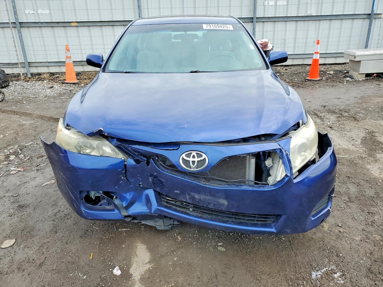2010 TOYOTA CAMRY LE photo 5