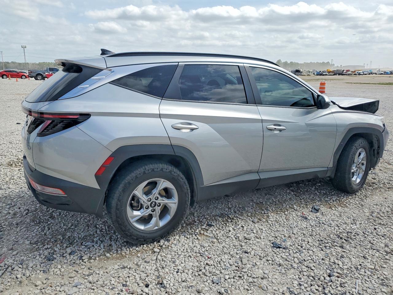 2022 HYUNDAI TUCSON SEL photo 5