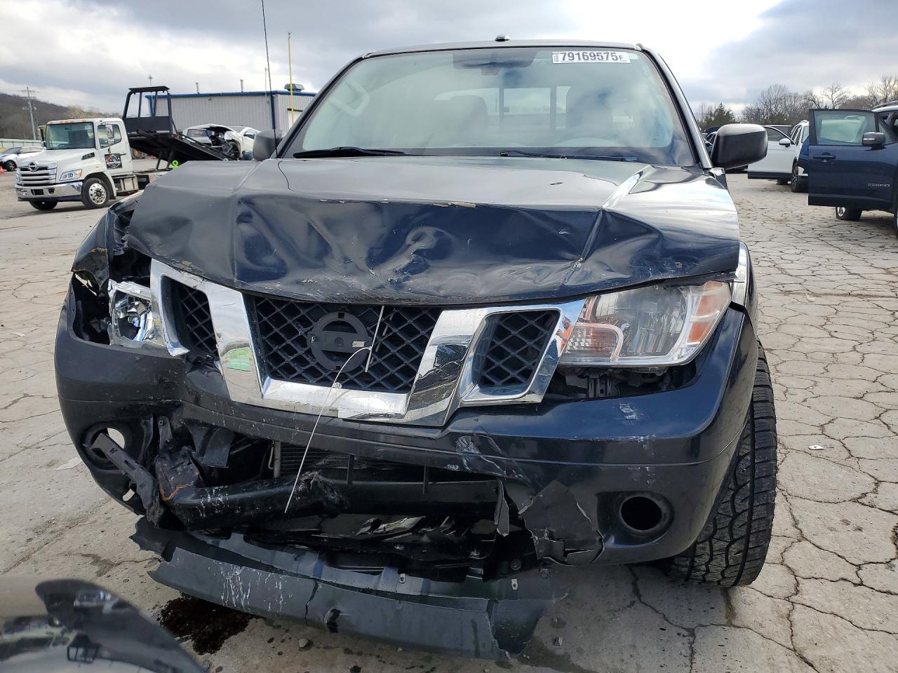 2017 NISSAN FRONTIER SV photo 5