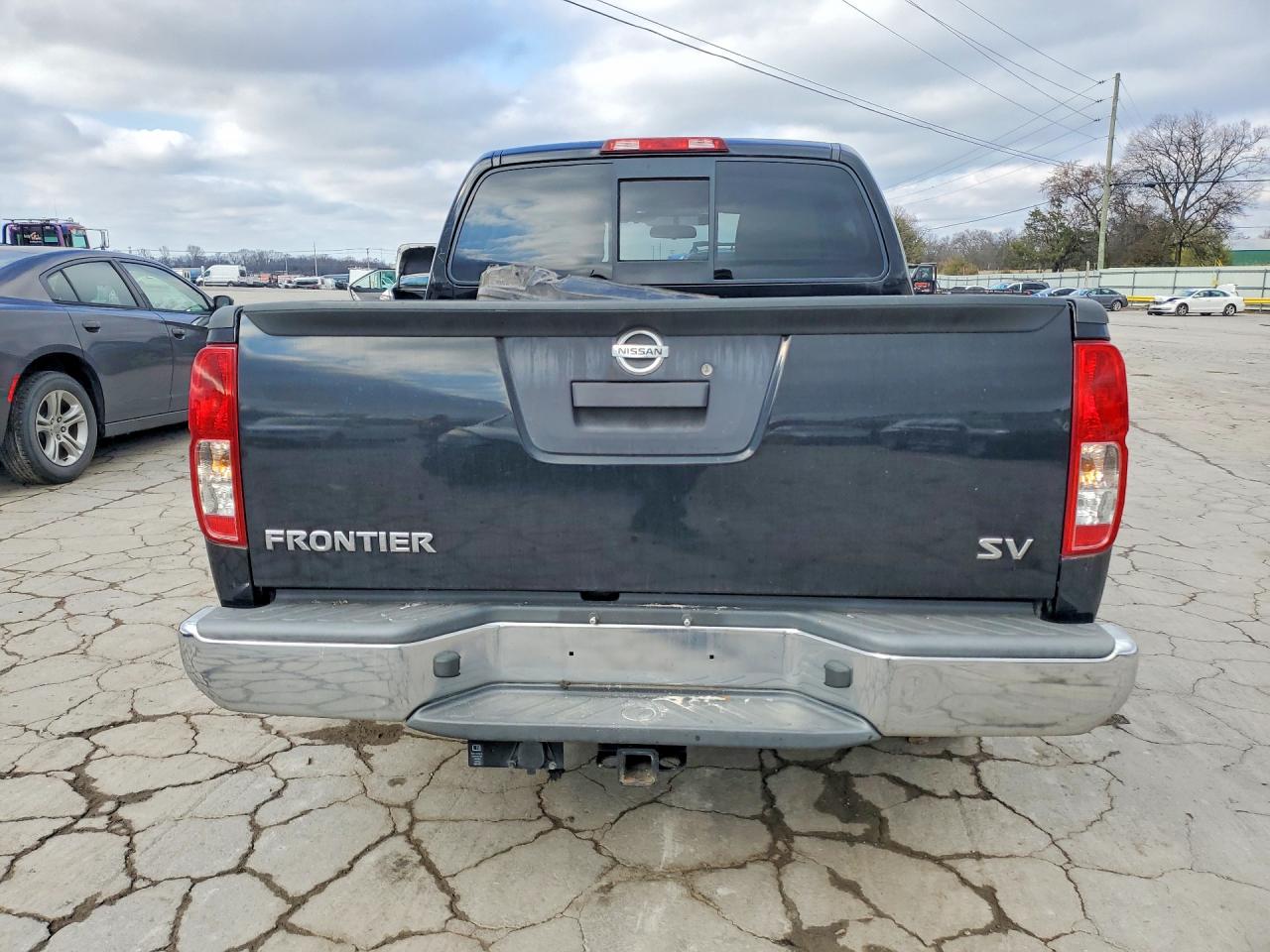 2017 NISSAN FRONTIER SV photo 6
