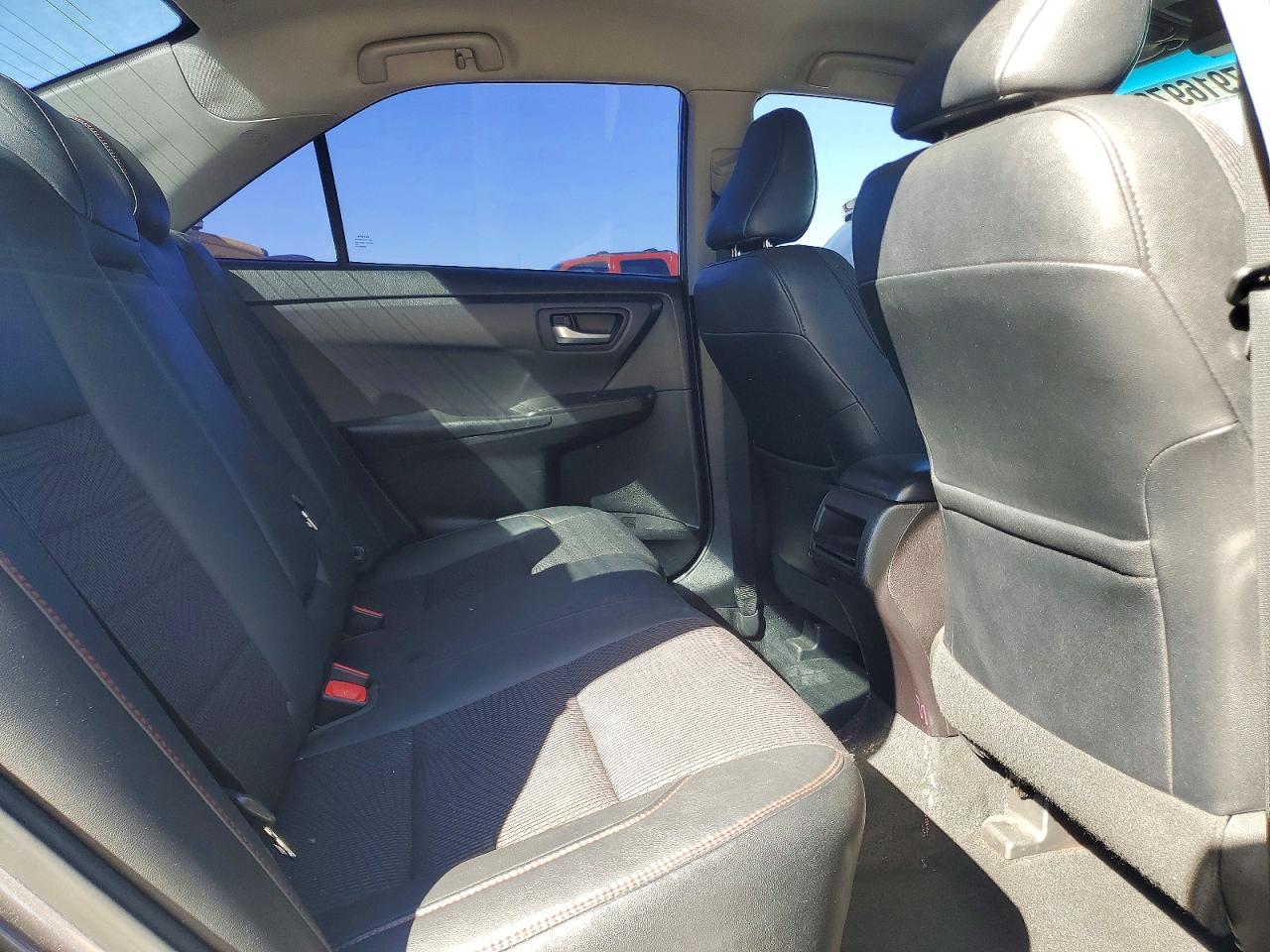 2017 TOYOTA CAMRY SE photo 37