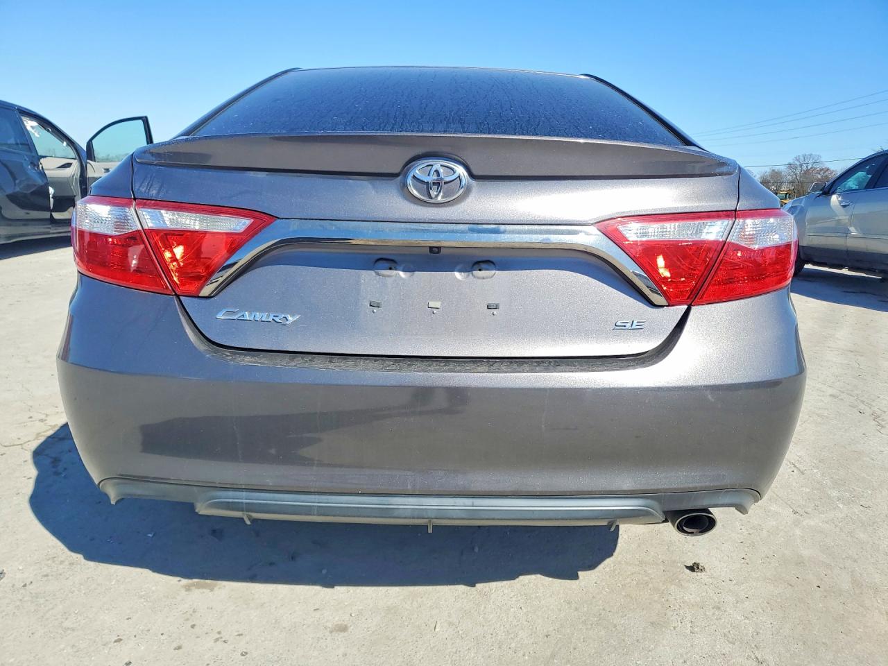 2017 TOYOTA CAMRY SE photo 21