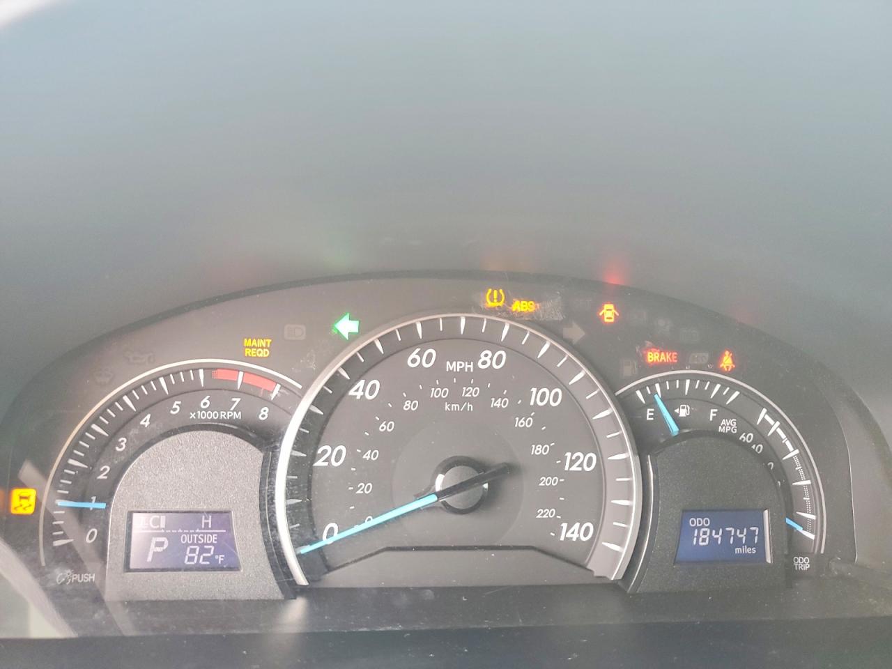 2014 TOYOTA CAMRY LE photo 9