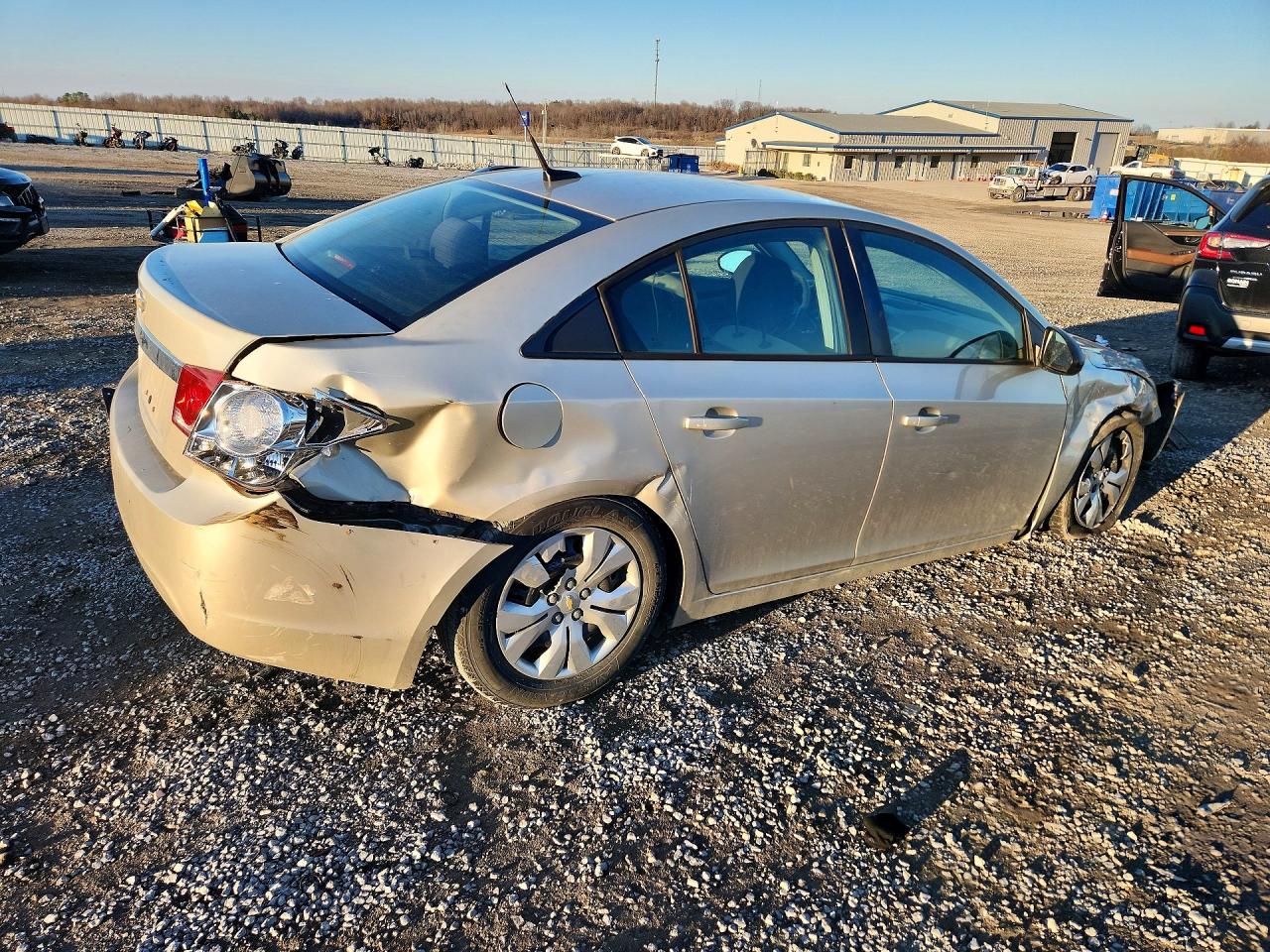 2014 CHEVROLET CRUZE LS photo 3