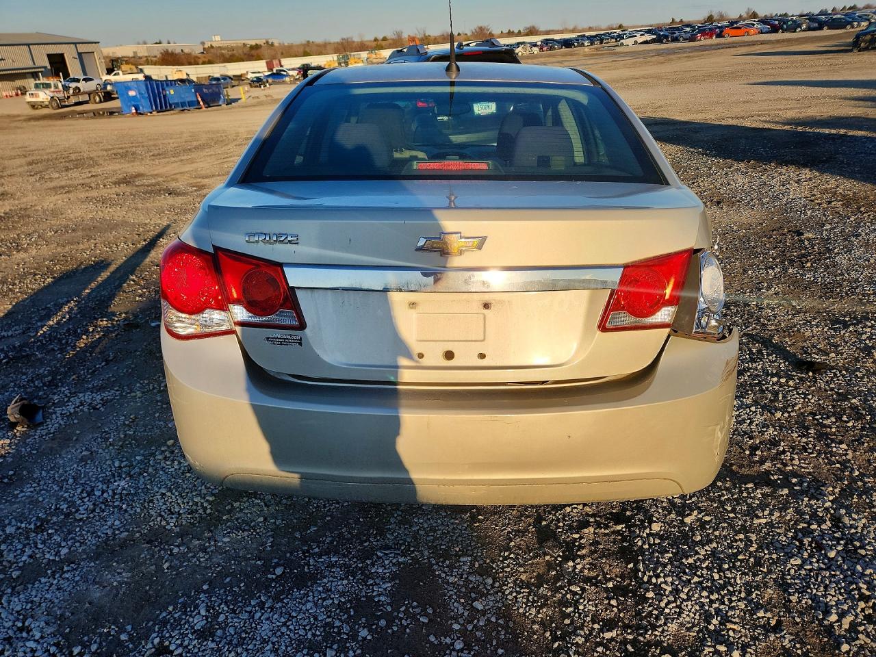 2014 CHEVROLET CRUZE LS photo 6