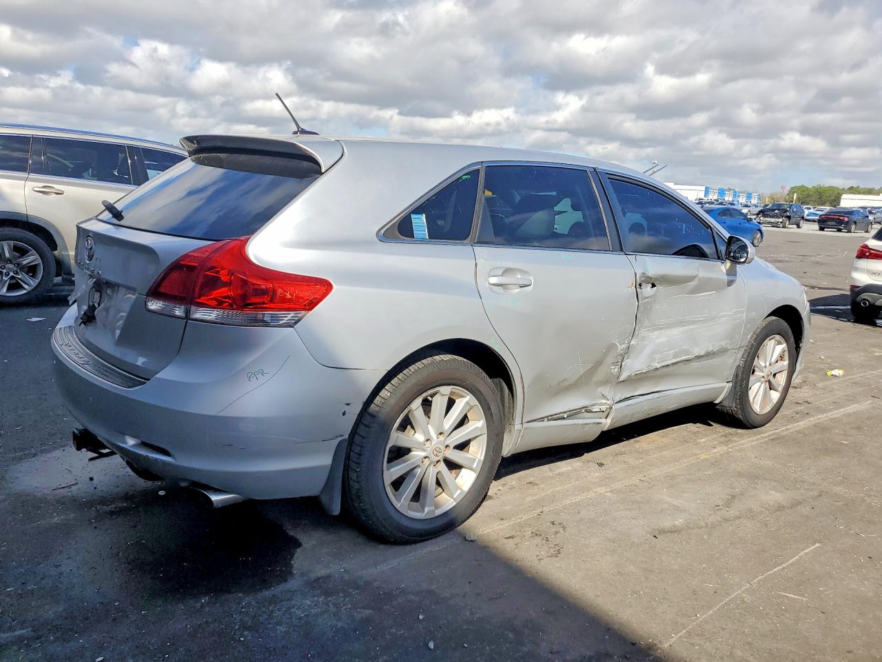 2010 TOYOTA VENZA FWD 4CYL photo 7