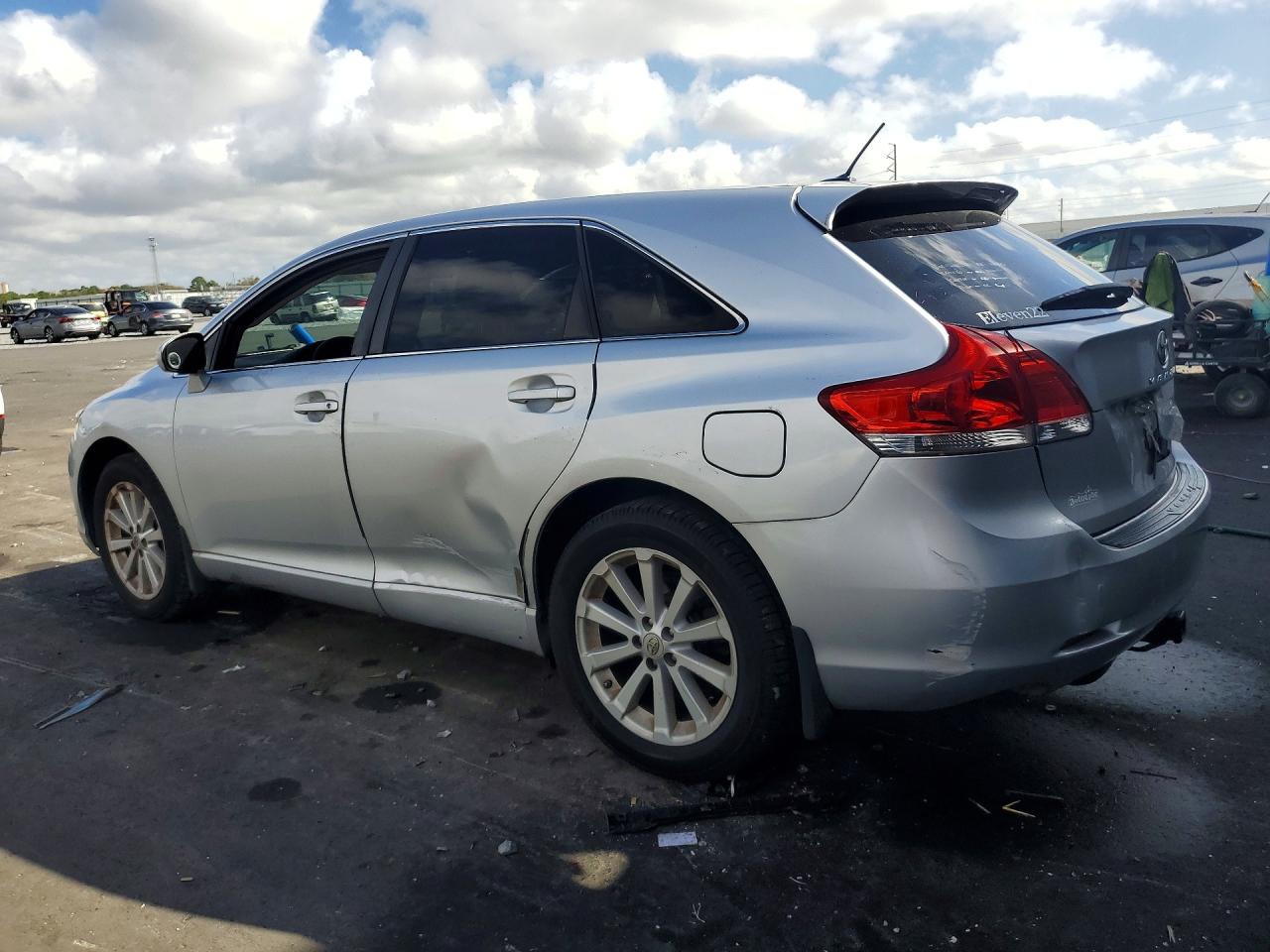 2010 TOYOTA VENZA FWD 4CYL photo 4