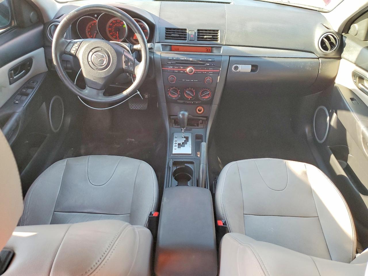 2006 MAZDA 3 HATCHBACK photo 8