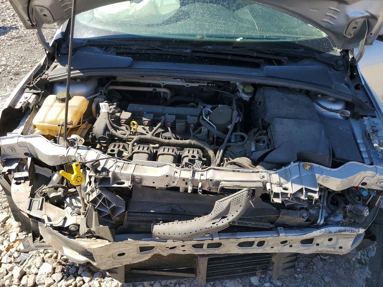 2015 FORD FOCUS SE photo 21