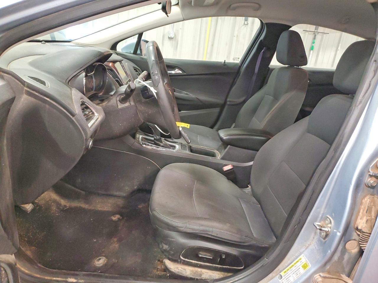 2017 CHEVROLET CRUZE LT photo 13