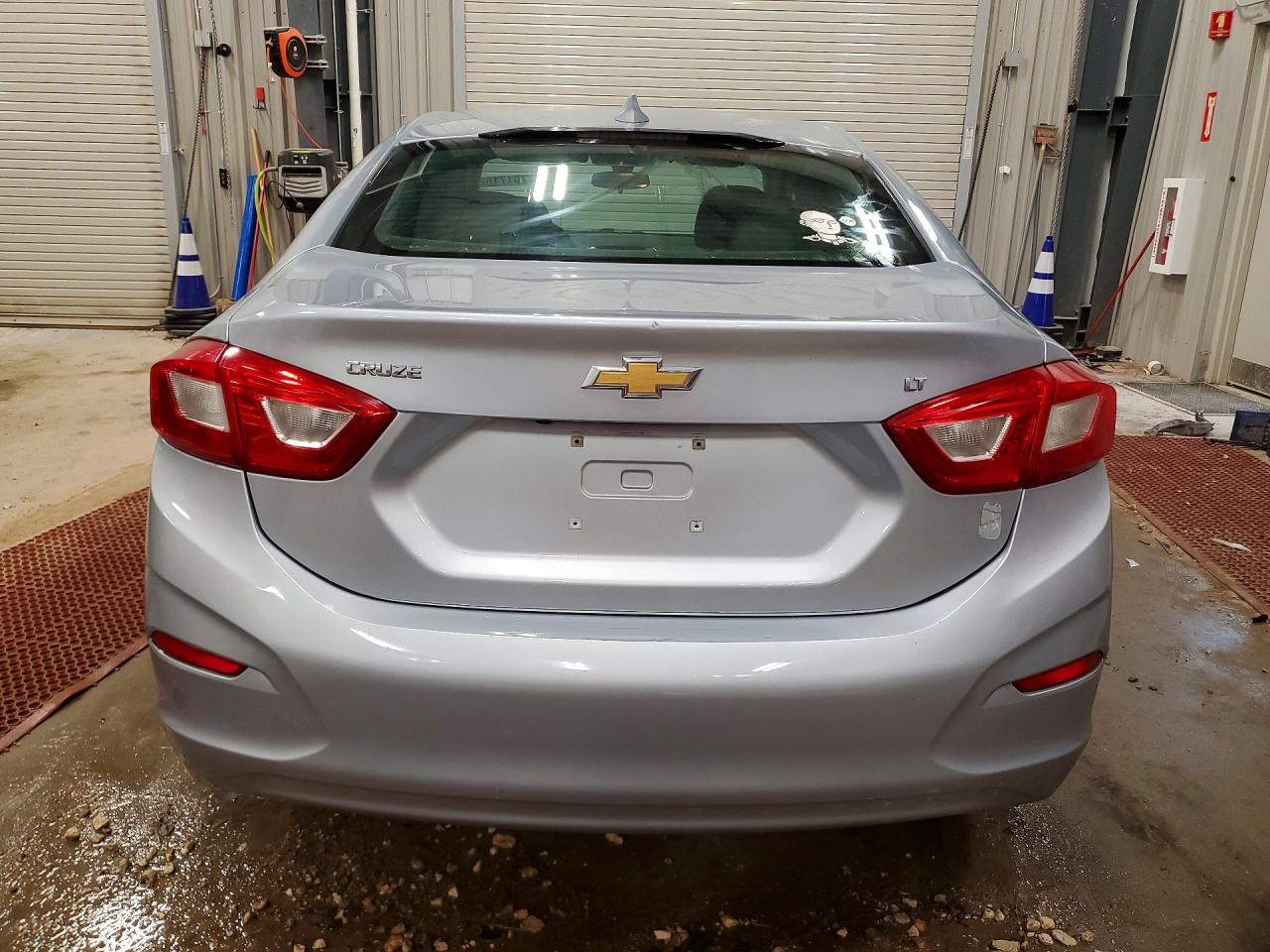 2017 CHEVROLET CRUZE LT photo 11