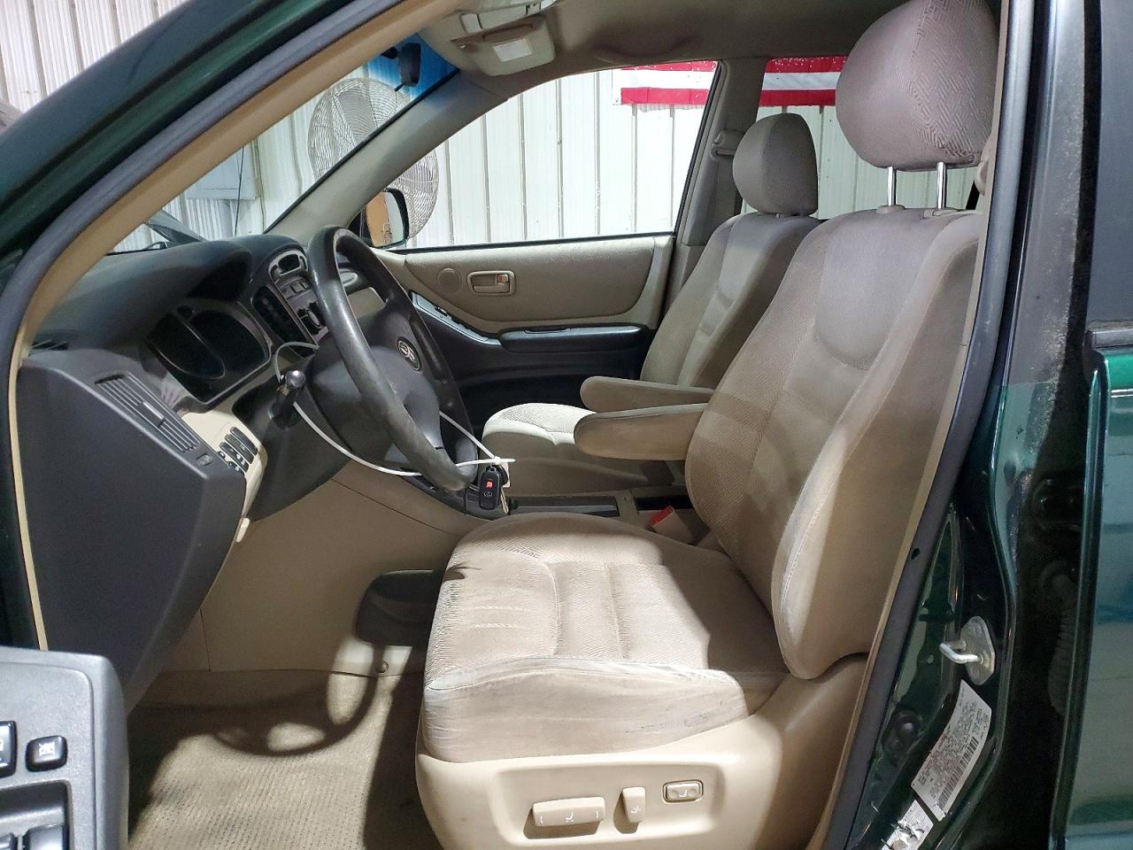 2003 TOYOTA HIGHLANDER BASE photo 13