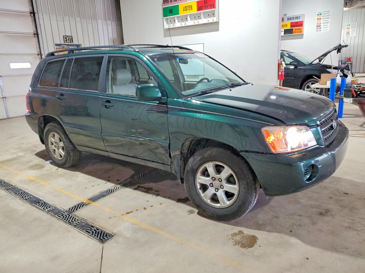 2003 TOYOTA HIGHLANDER BASE photo 7