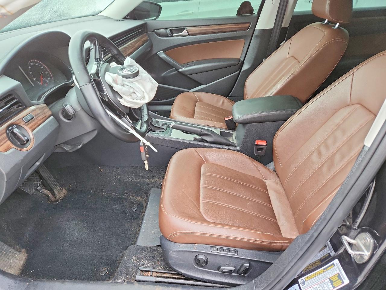 2020 VOLKSWAGEN PASSAT photo 13