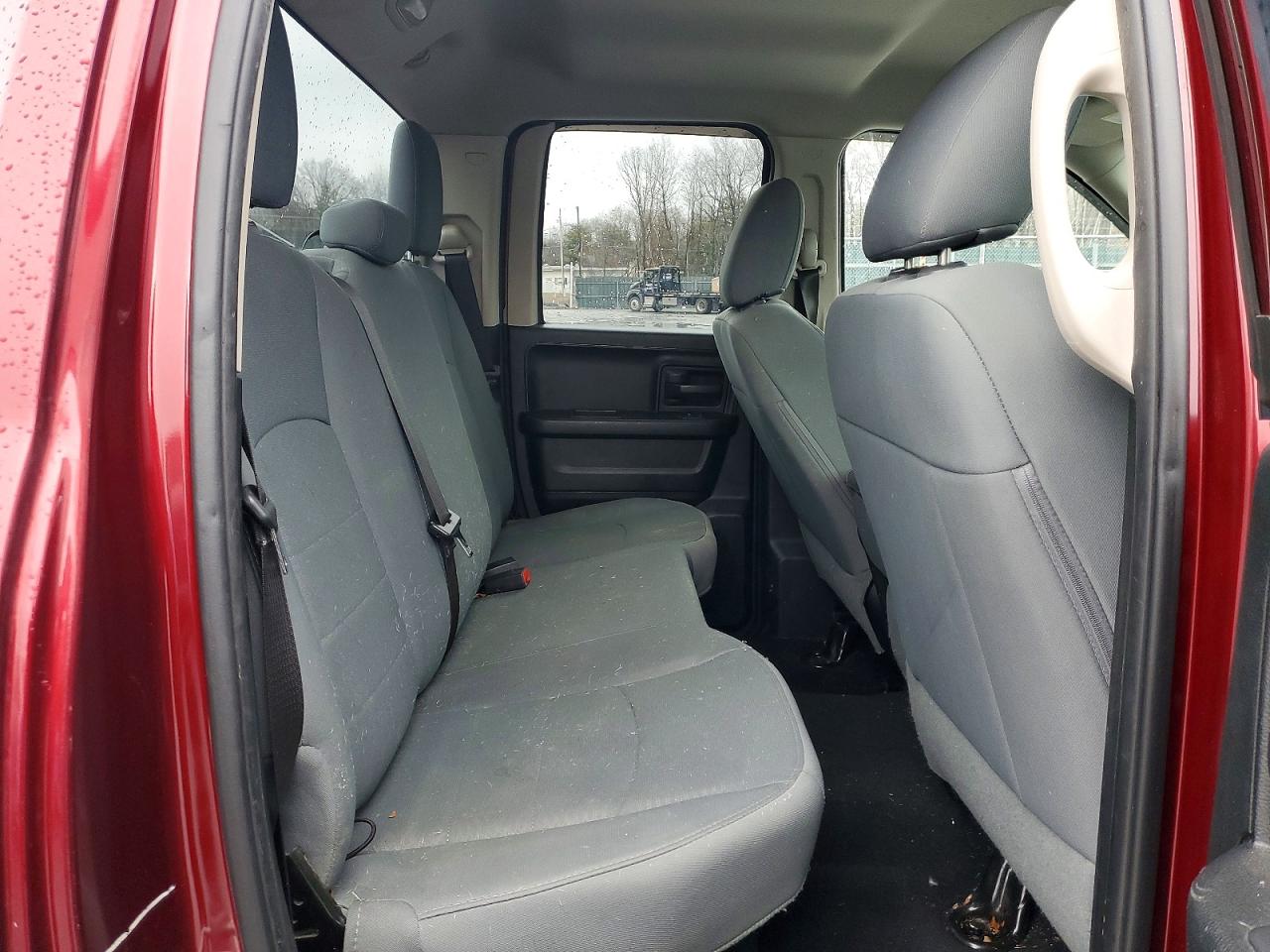 2017 RAM 1500 ST photo 10