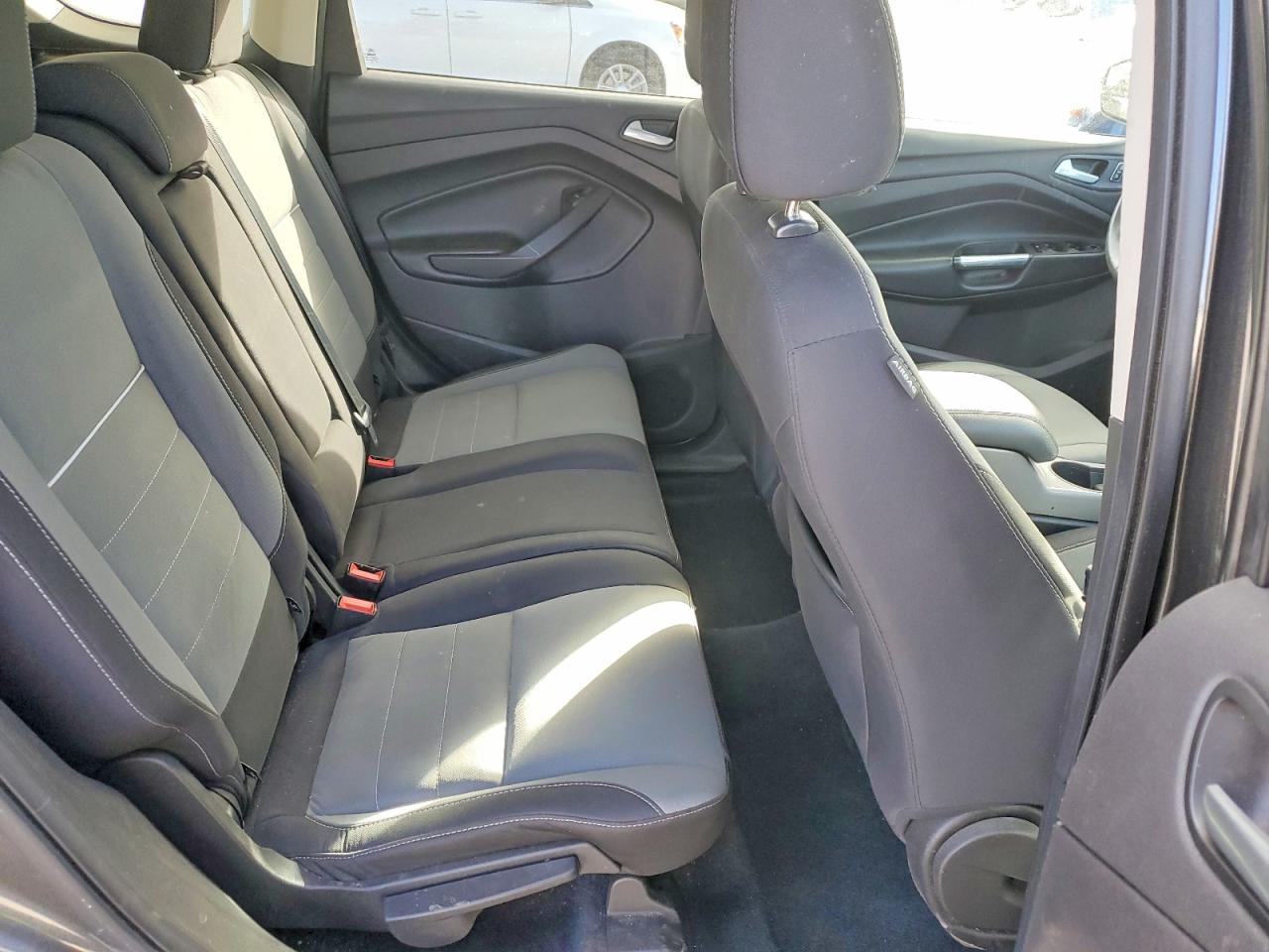 2015 FORD ESCAPE SE photo 11