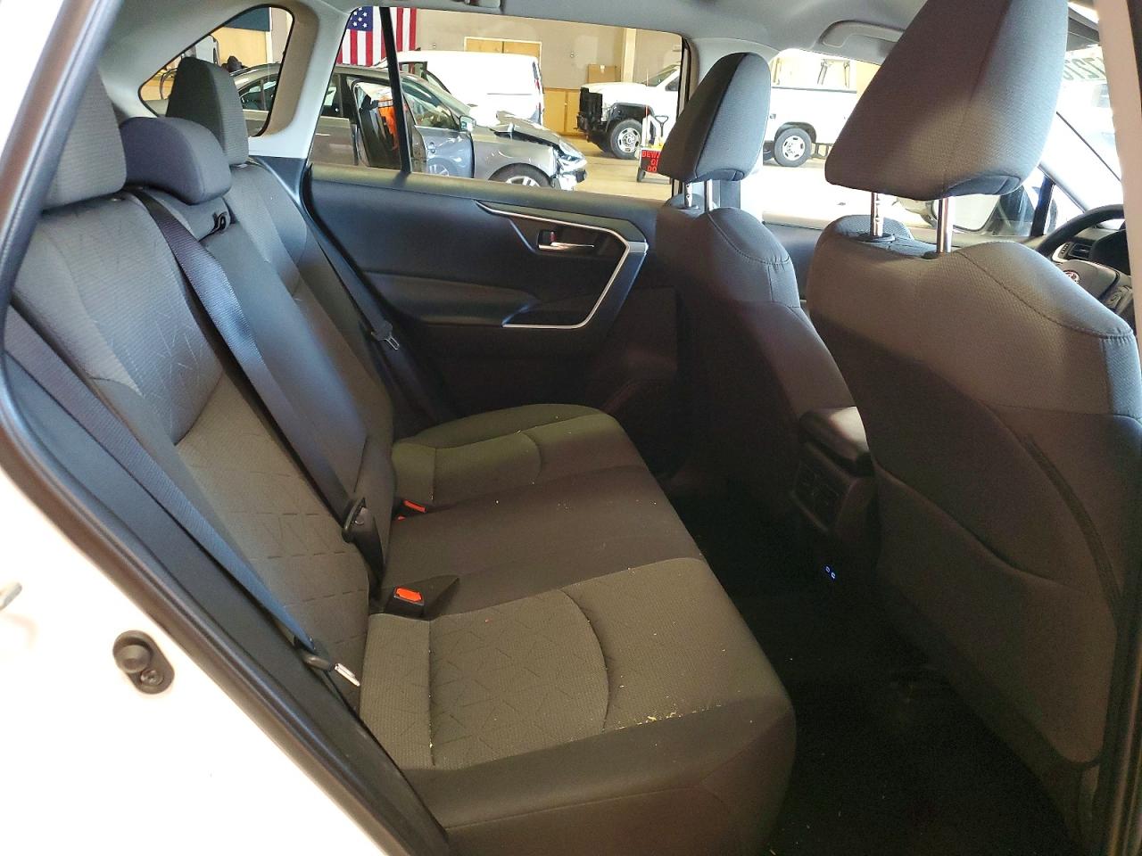2022 TOYOTA RAV4 XLE photo 11