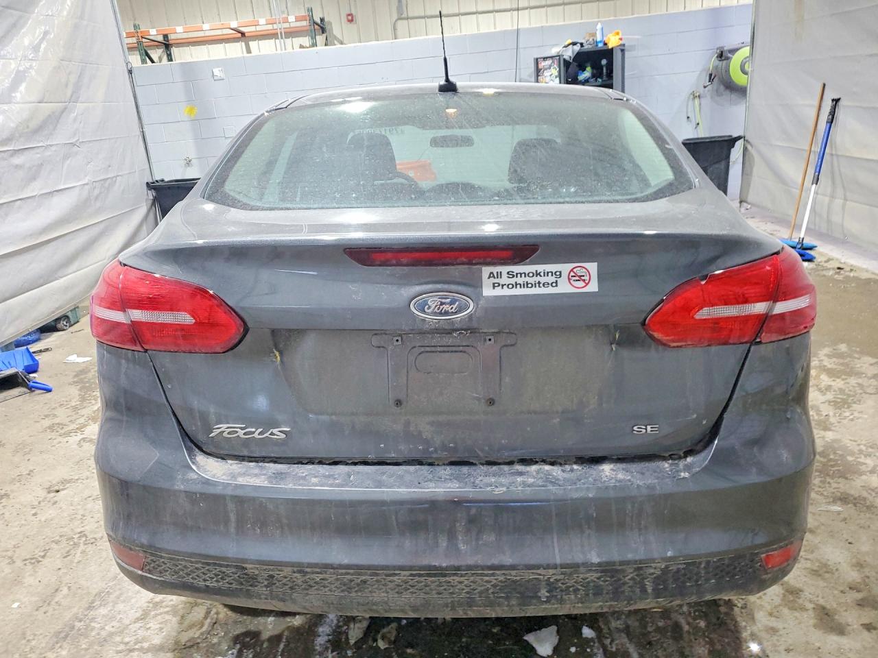 2015 FORD FOCUS SE photo 16