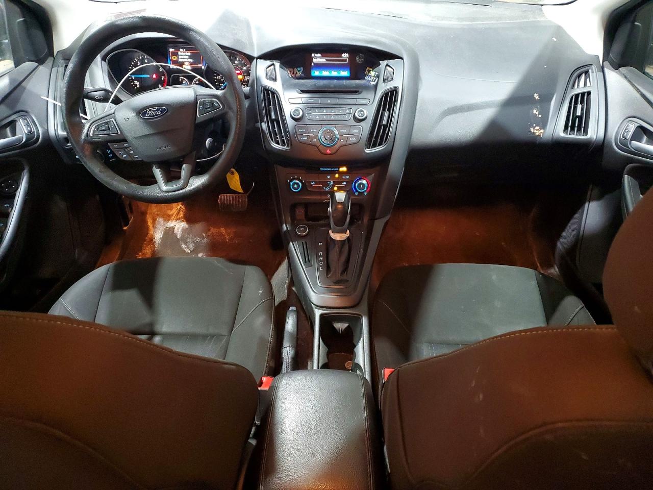 2015 FORD FOCUS SE photo 22