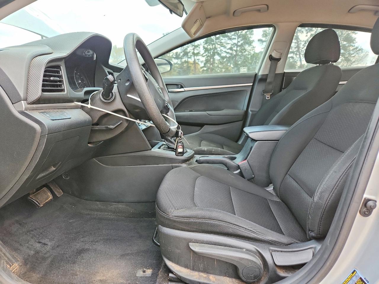 2019 HYUNDAI ELANTRA SE photo 13