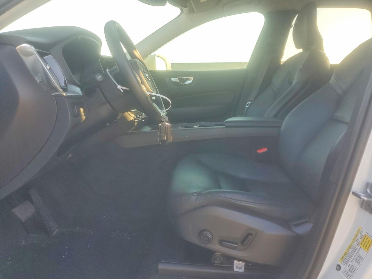 2019 VOLVO XC60 T5 MOMENTUM photo 7