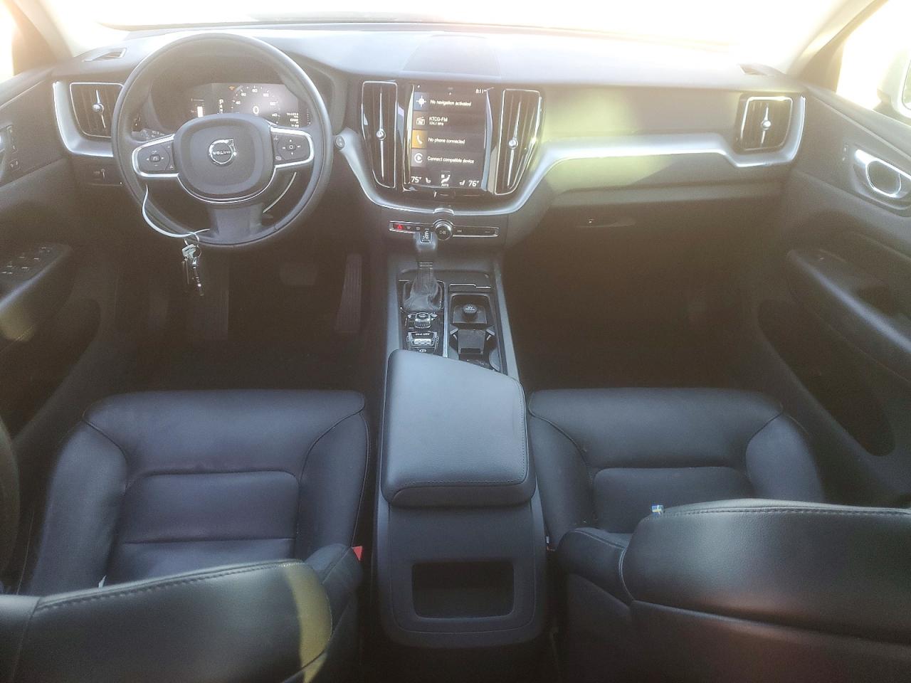 2019 VOLVO XC60 T5 MOMENTUM photo 8