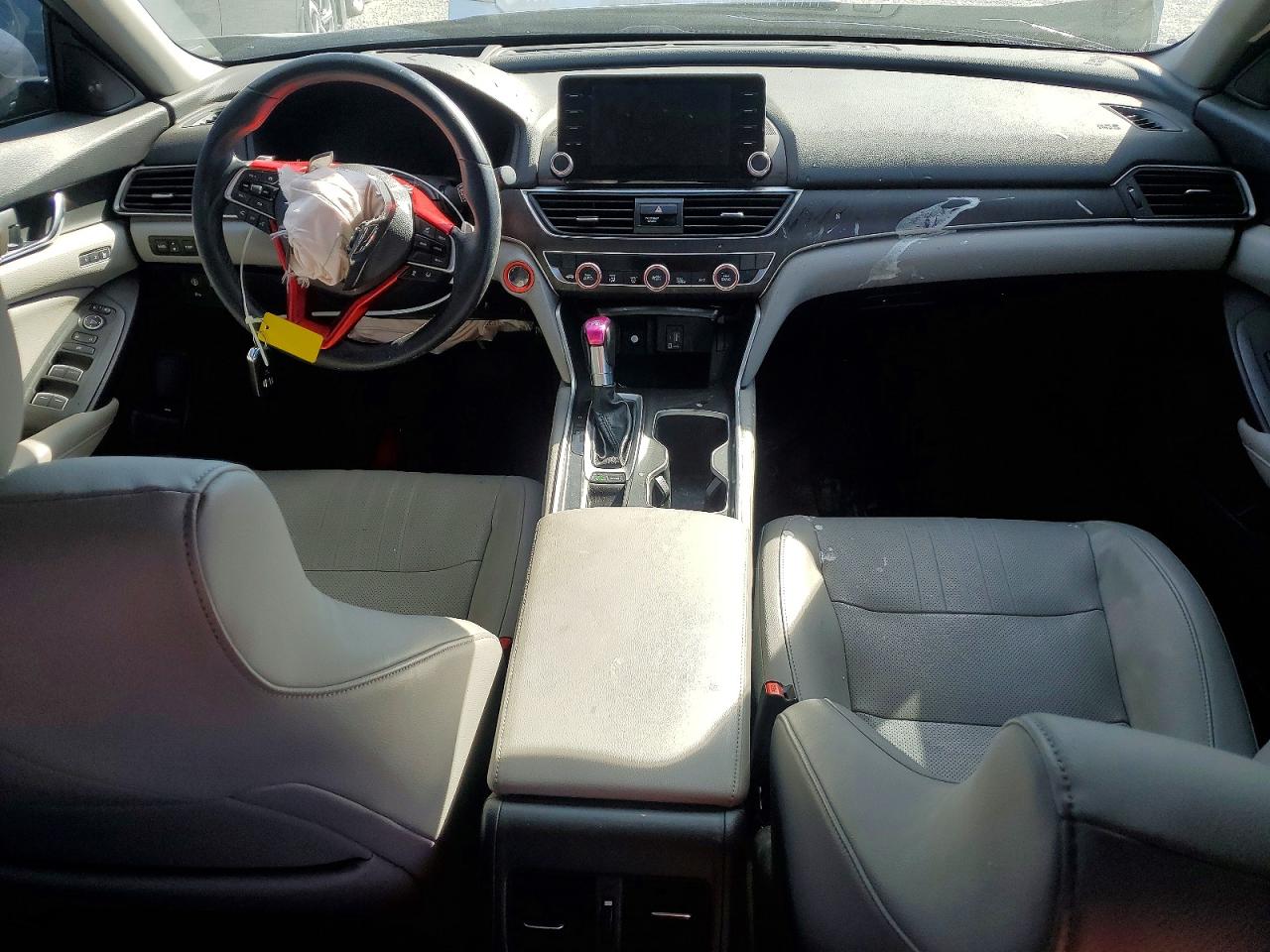 2018 HONDA ACCORD TOURING photo 15