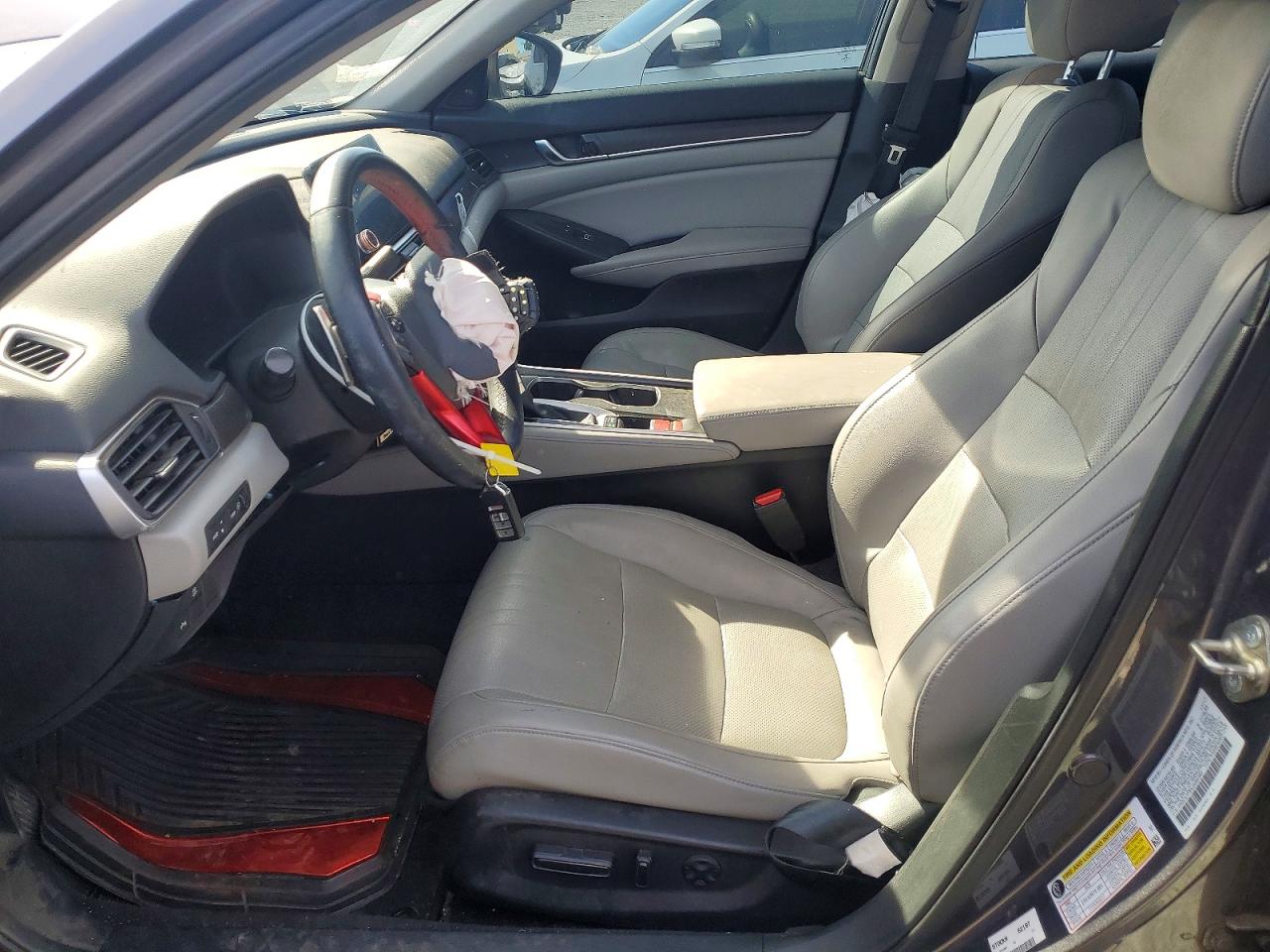 2018 HONDA ACCORD TOURING photo 13
