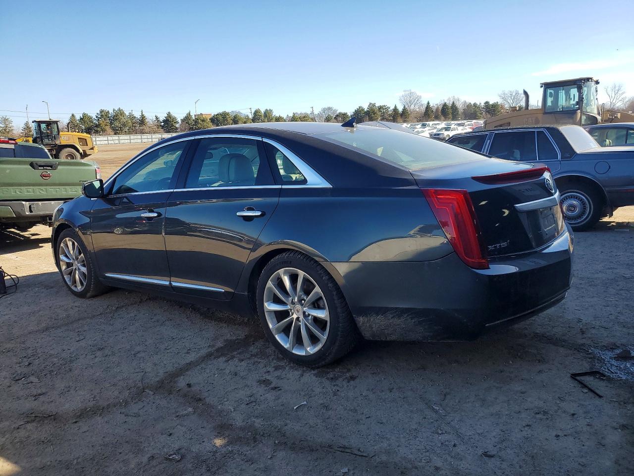 2013 CADILLAC XTS photo 3