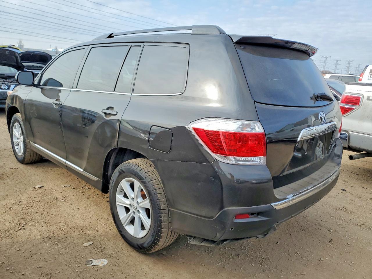 2012 TOYOTA HIGHLANDER SE photo 2