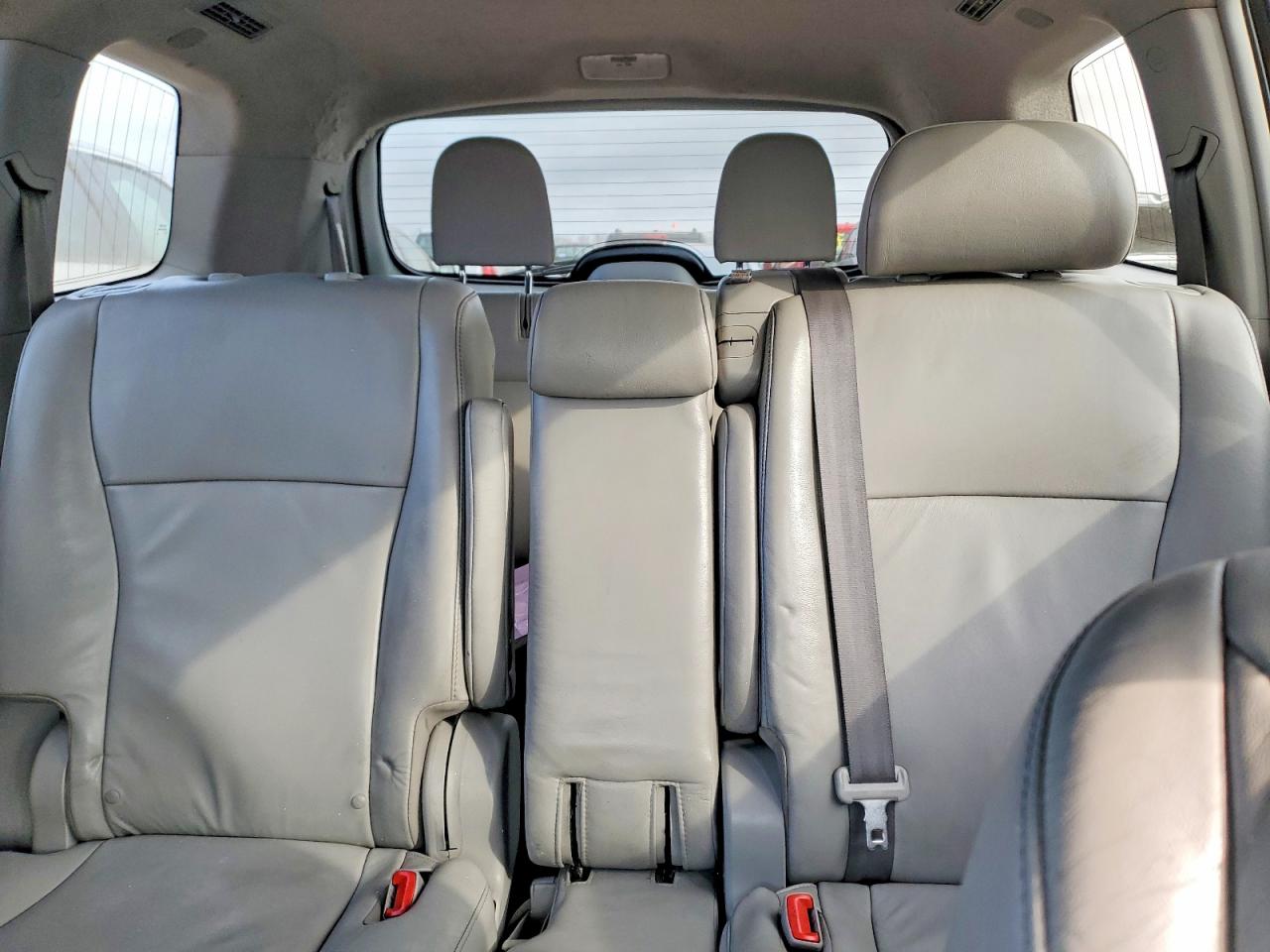 2012 TOYOTA HIGHLANDER SE photo 10