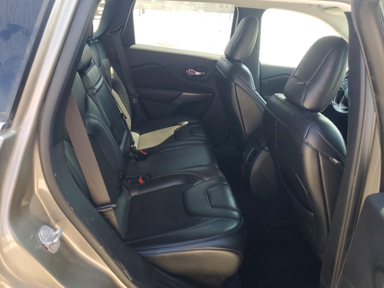 2019 JEEP CHEROKEE LATITUDE PLUS photo 10