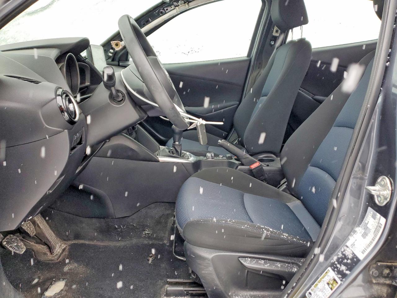 2019 TOYOTA YARIS LE photo 7