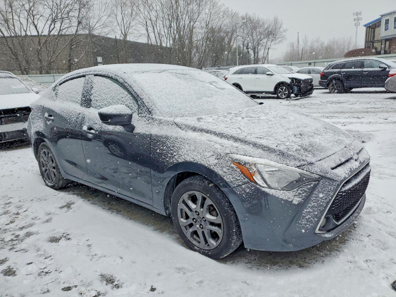 2019 TOYOTA YARIS LE photo 4