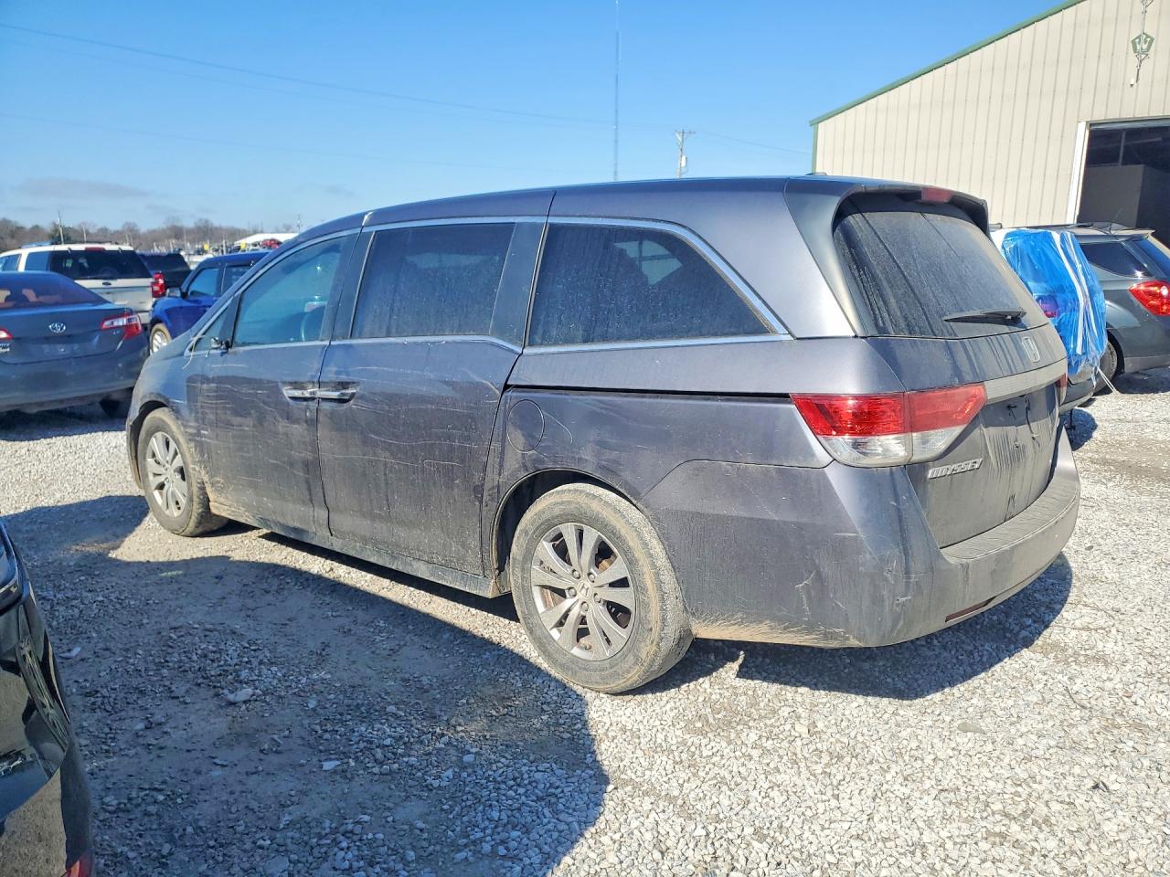 2016 HONDA ODYSSEY SE photo 2