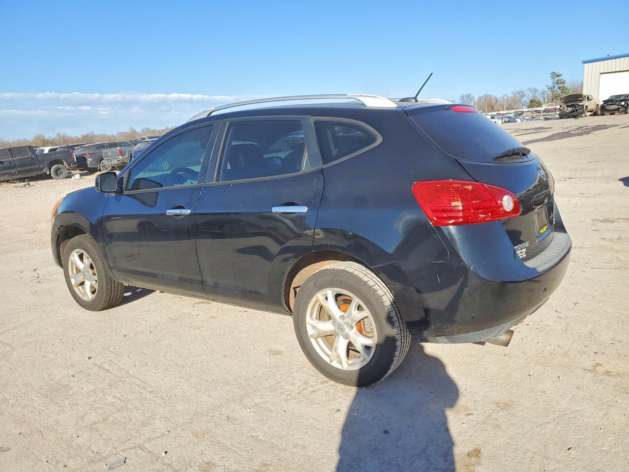 2010 NISSAN ROGUE S photo 2