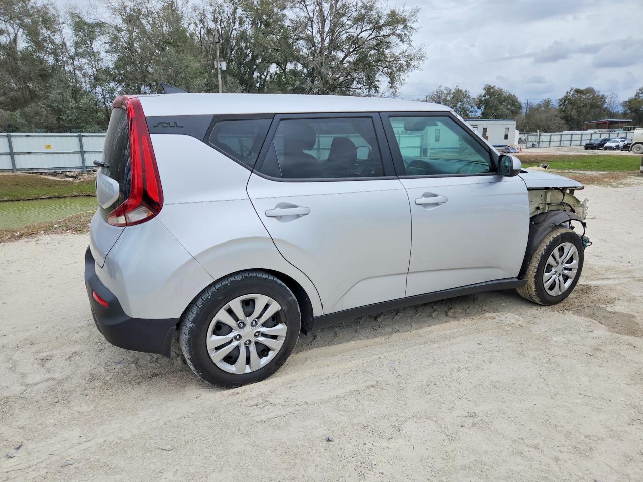 2020 KIA SOUL LX photo 3