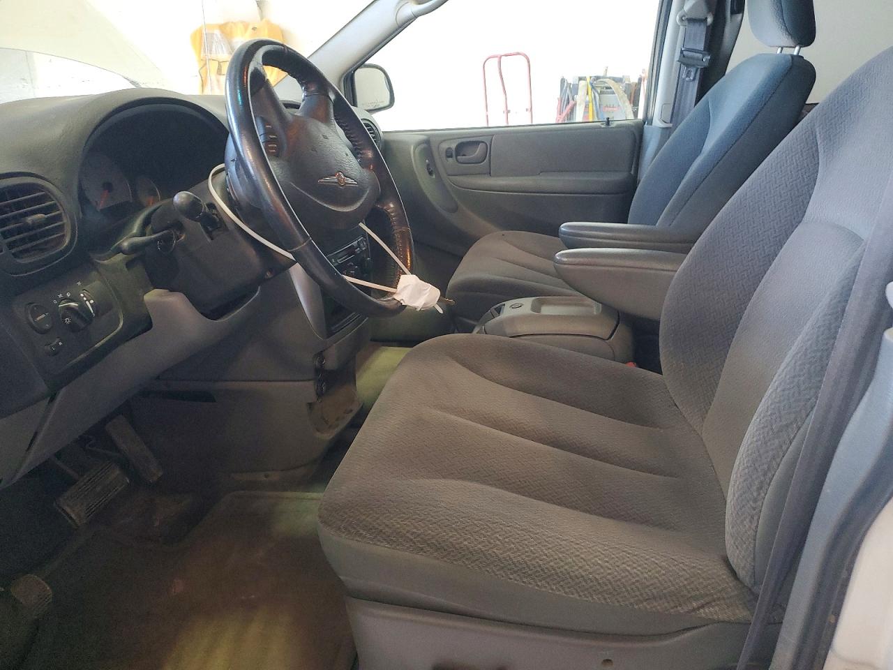 2005 CHRYSLER TOWN & COUNTRY TOURING photo 7
