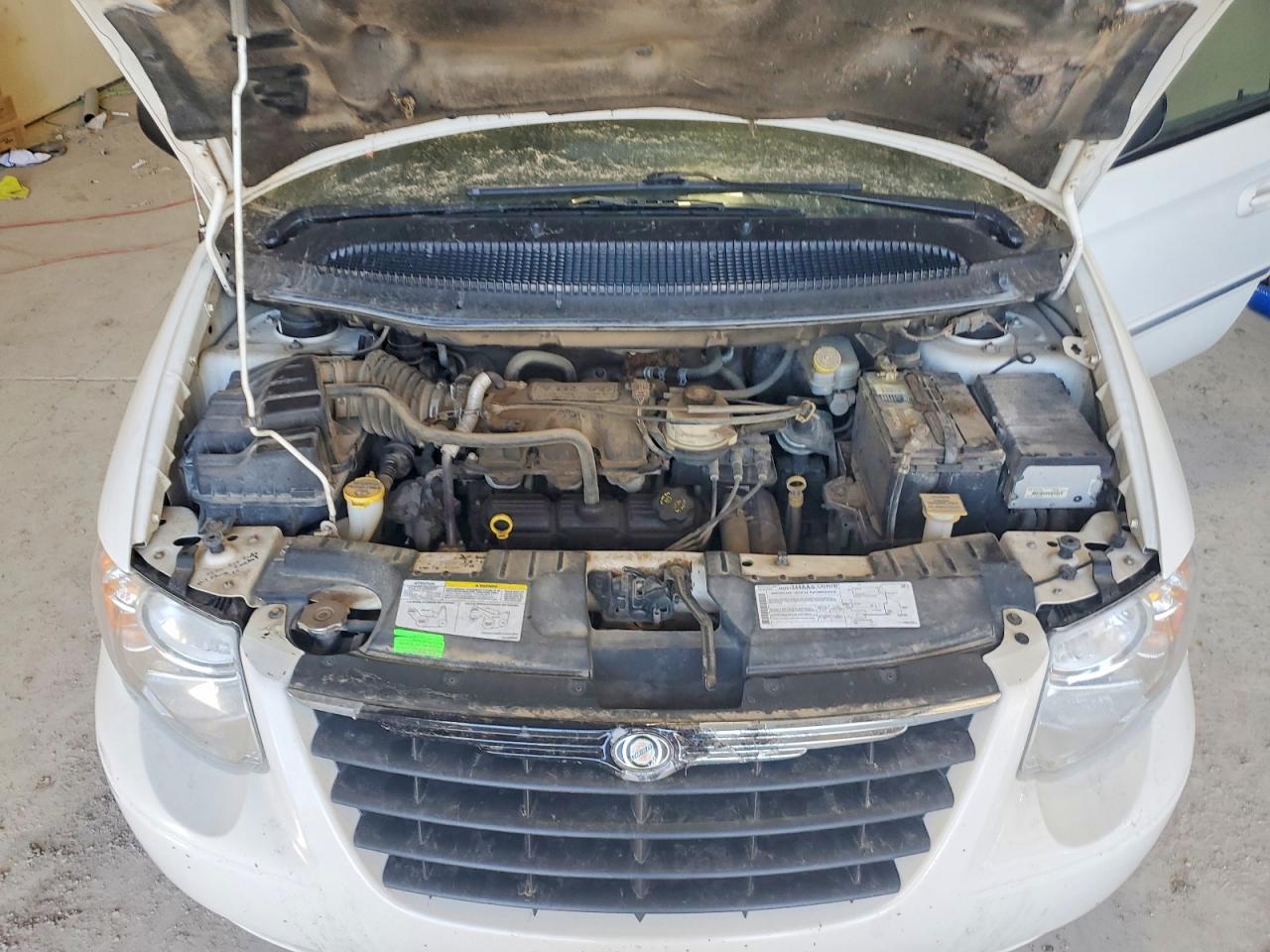 2005 CHRYSLER TOWN & COUNTRY TOURING photo 12