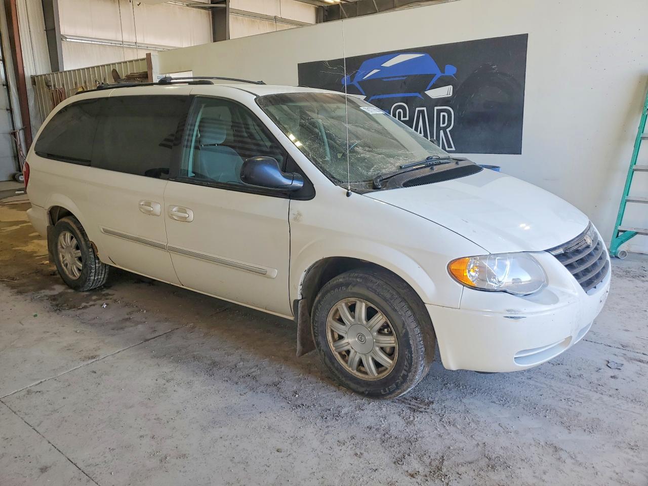 2005 CHRYSLER TOWN & COUNTRY TOURING photo 4