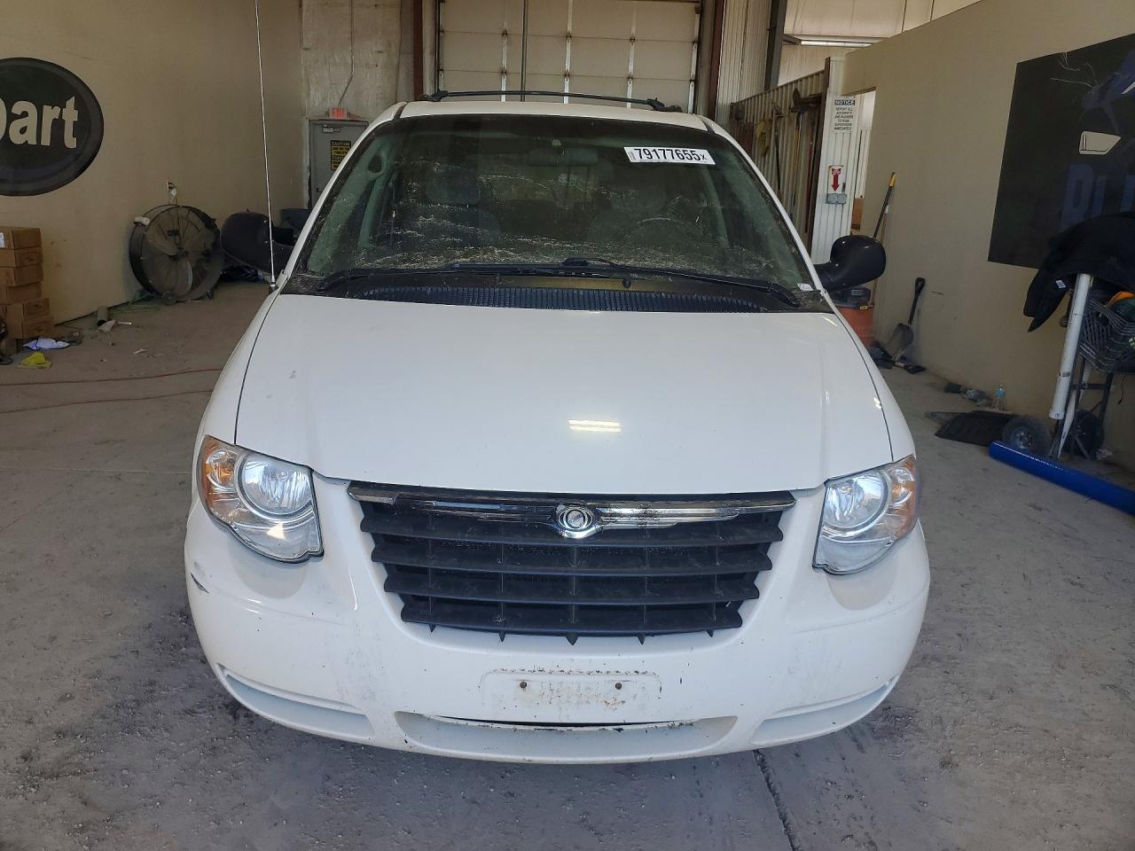 2005 CHRYSLER TOWN & COUNTRY TOURING photo 5