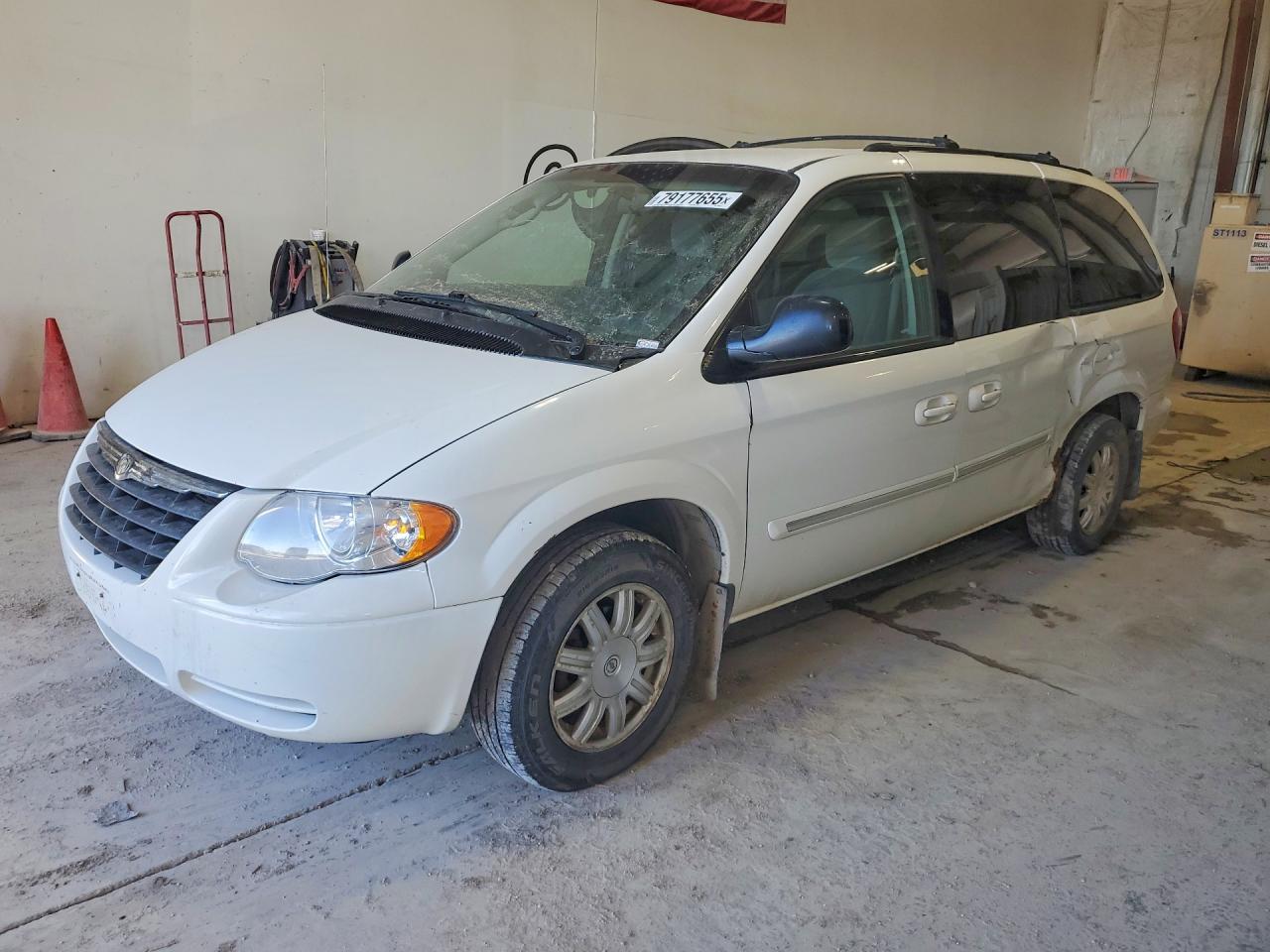 2005 CHRYSLER TOWN & COUNTRY