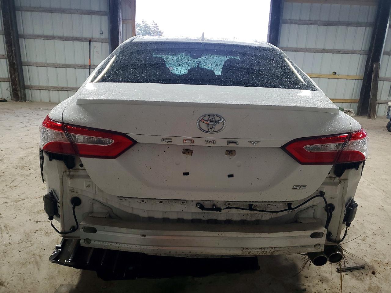 2020 TOYOTA CAMRY SE photo 11