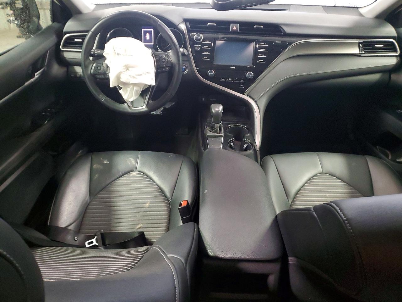 2020 TOYOTA CAMRY SE photo 15
