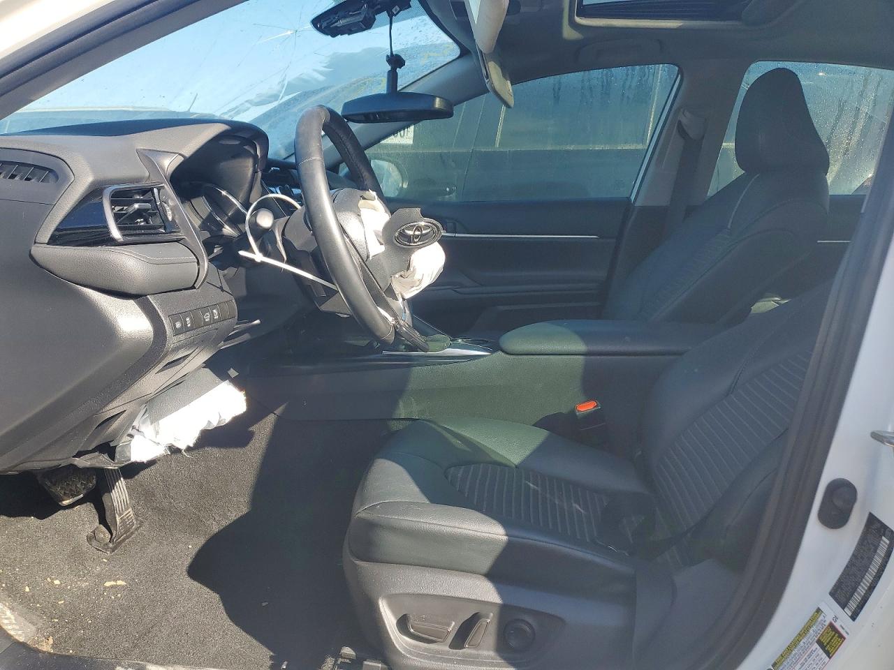 2020 TOYOTA CAMRY SE photo 13