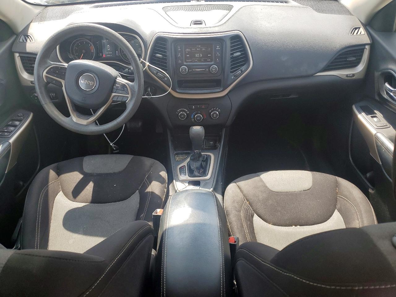 2018 JEEP CHEROKEE LATITUDE photo 8